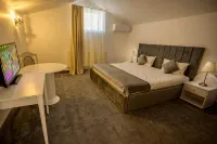 Hotel Queen Vera