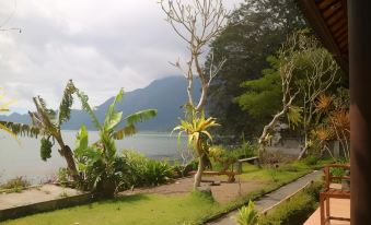 Batur Green Lake