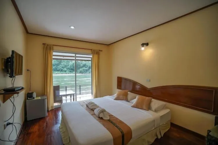 Superior River Raft Room 1 Double bed