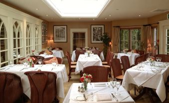The Royal Hotel - Housity