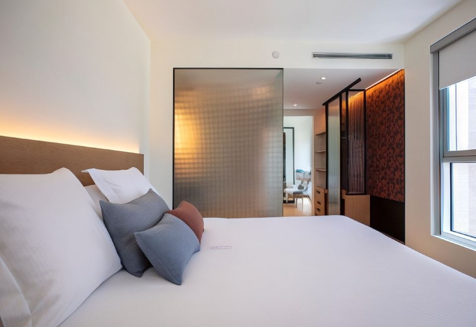 游泳池景行政間