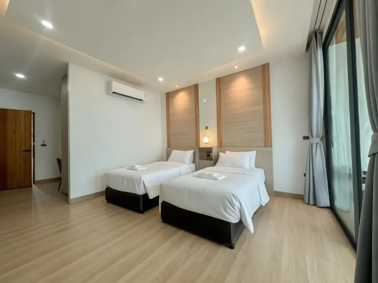 ห้องเตียงแฝดพร้อมวิวสระว่ายน้ำ
