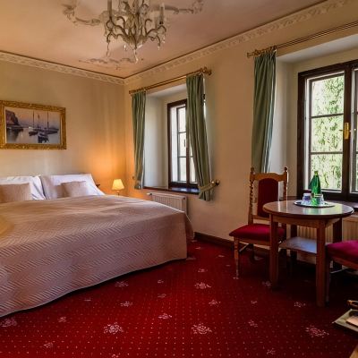 Deluxe Triple Room Gold Promo Code