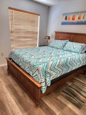 Charming Single Story Townhome close to beaches