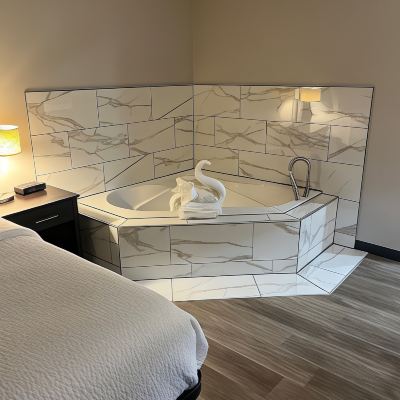 King Suite with Jetted Tub-Non-Smoking