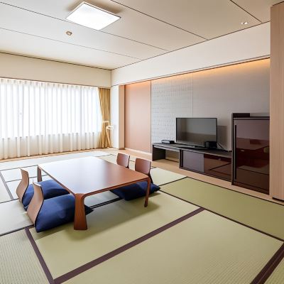 38 ㎡ Japanese-Style Room with Shared Bathroom