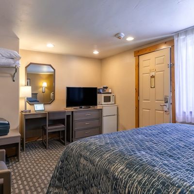 Standard Queen Room Rabbit Ears Motel Promo Code
