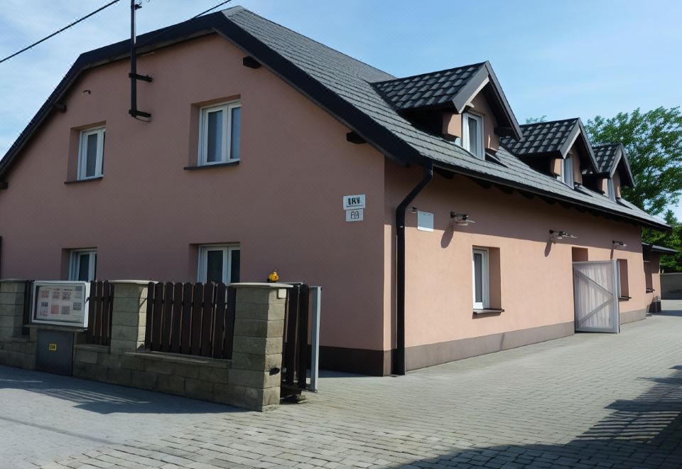 Hotel & Restaurant Na Frystatske - Housity