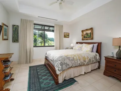 Cozy Tropical Retreat 3Br Golf View Hotels in 