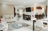 3-bedroom apartment. 10min away from CathedralTranvia stops in front of it.