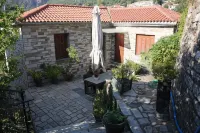 Alikopetra Hotels in 