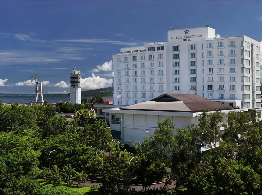 Sintesa Peninsula Hotel - Manado
