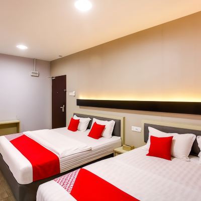 Premium Suite OYO 44066 Unikarya Lodge Promo Code