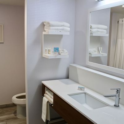 Mobility Hearing Access Two Queen Room with tub