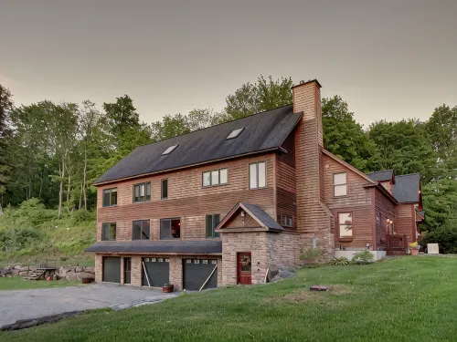Large Family Lodge w/ Hot Tub, Sports Game Room, Gaming Room, and Pet Friendly!