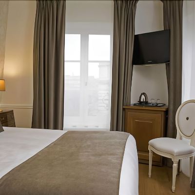 Deluxe Room with View 1 Queen bed Eiffel Trocadéro Promo Code