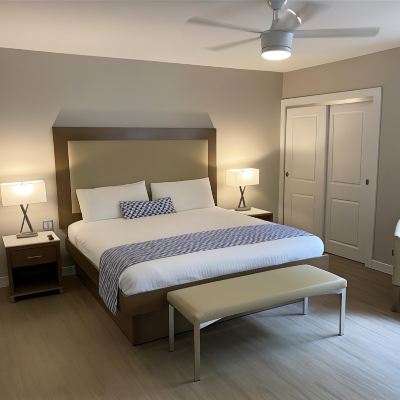 One Bedroom Hillside Suite
