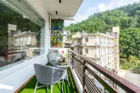 Homlee-Heaven in Hills 1BHK-Parking-Lift-Tapovan Hotele w: 