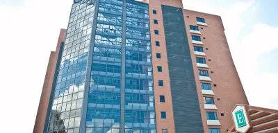 Hotel Embassy Suites by Hilton Valencia Hotels in 