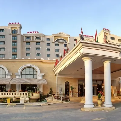 Phoenicia Grand Hotel Hotels near Zoo Baneasa