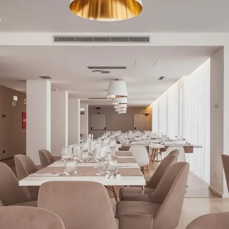 Essence Inn Marianos Hotel