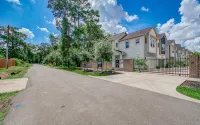 Quiet stylish home close to downtown and airport Hotele w: 