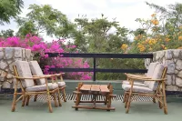 Taita Hills Safari Resort & Spa Hotele w: 