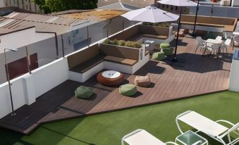 Daos Suites & Terrace Marbella