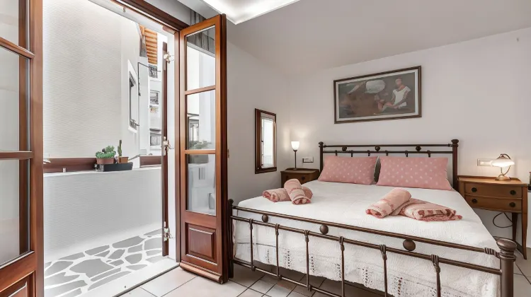 Arco Naxos Luxury Apartments Room