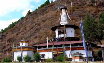 Tashi Namgay Grand - Housity