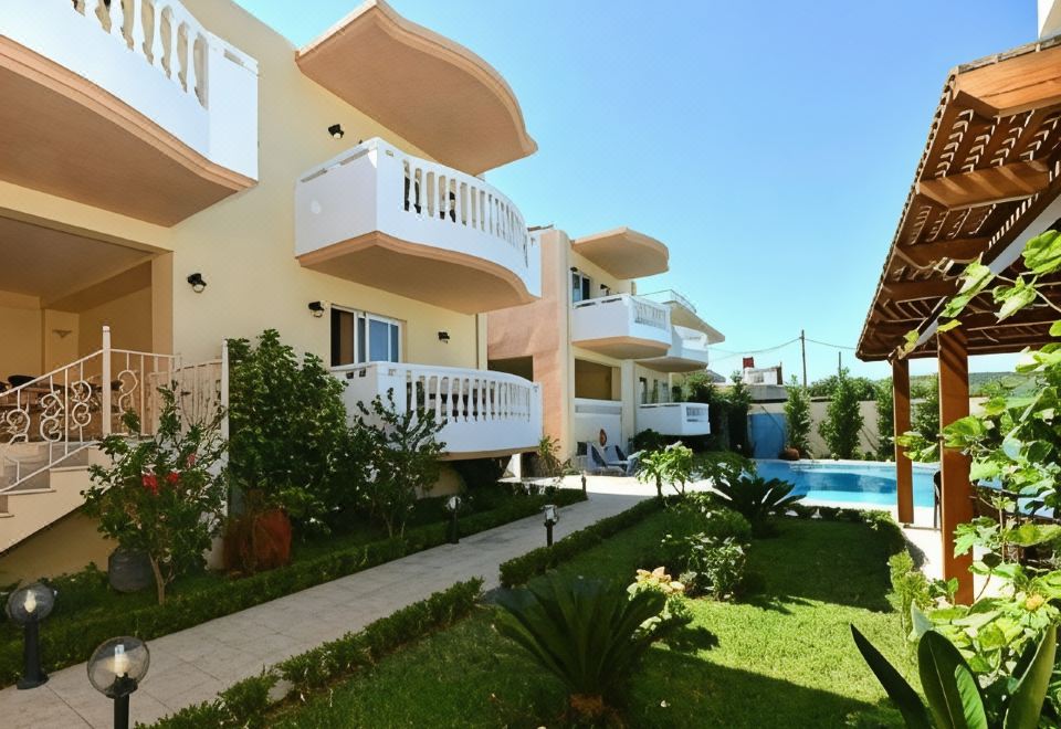Hotel Golden Rose Suites, Exterior, Garden