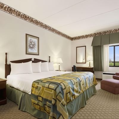 Queen Room - Non-Smoking Baymont by Wyndham Corbin Promo Code