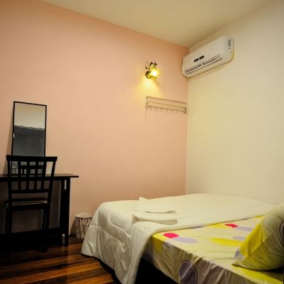 Standard Double Room Shared Bathroom (No window) Kupon Thirty Three Stewart Houze - Hostel