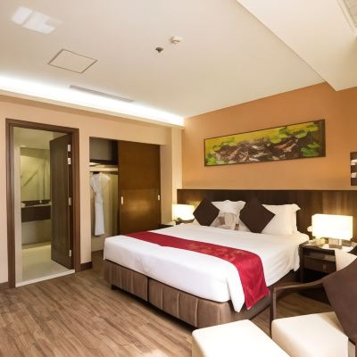 豪華房（1張特大床） 馬尼拉中央溫德姆華美達飯店優惠