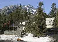 Tunnel Mountain Resort Hotels in 