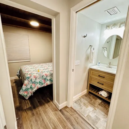 Cottage 32: Flamingo Bungalow - Waterfront Lodging in Downtown Tavares, FL