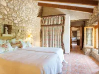 Holiday House for 6 Persons, with Swimming Pool Hotels in Buger