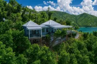 Stylish, Secluded Villa with Pool, Hot tub and Stunning Views Ξενοδοχεία στην πόλη 