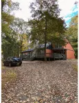 Paradise rediscovered 3-bedroom chalet in amenities rich lake community