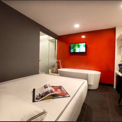 Premier Queen Room Venue Hotel (Staycation Approved) Promo Code