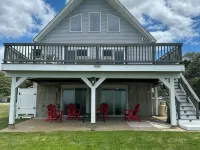 Beautiful Ocean Front House with Private Beach, Hot Tub and Spectacular Sunsets Hotels in Fairhaven