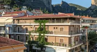 Toti Boutique Rooms Hotel di 