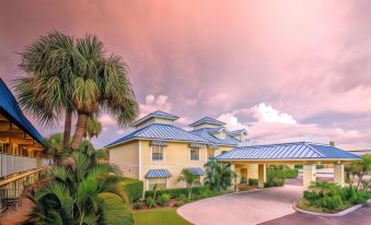 Naples Garden Inn