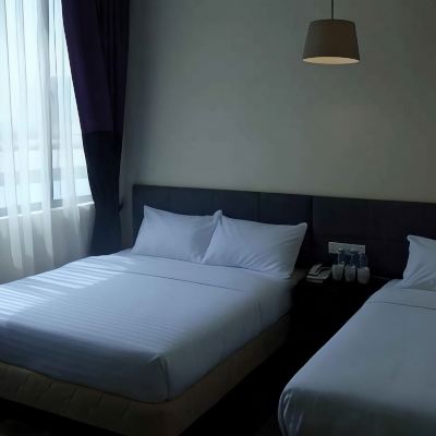 Bilik Bertiga Mewah Kupon 9 Square Hotel - Subang Jaya