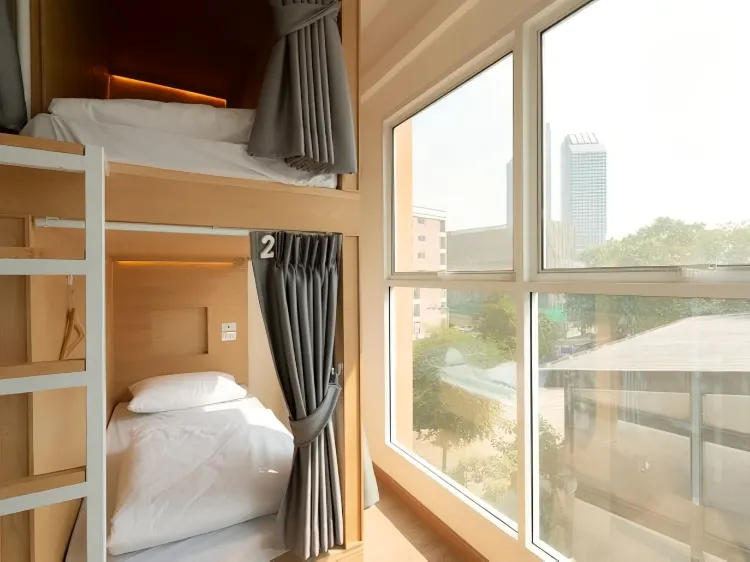 Bed in 6-Bed Mixed Dorm Room