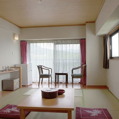 1–4 People (10 Tatami, No Unit Bath Or Washbasin) [Japanese Room] [Non-Smoking] 草津温泉 ホテルニュー紅葉 クーポン