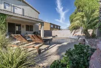Huge 4 bedroom home filled with entertainment for all!