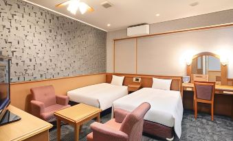 Green Rich Hotel Aso Kumamoto Airport (Artificial Hot Spring Futamata Yunohana)