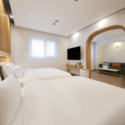 Family Signature Suite (Sequential Allocated Between 9 Th And 5 Th Floor, Floor Number And Number Cannot Be Pre-Assigned) Urban Promo Code