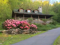 Casual comfort between Boone & Sugar. A retreat w/ soul, High Country centered.